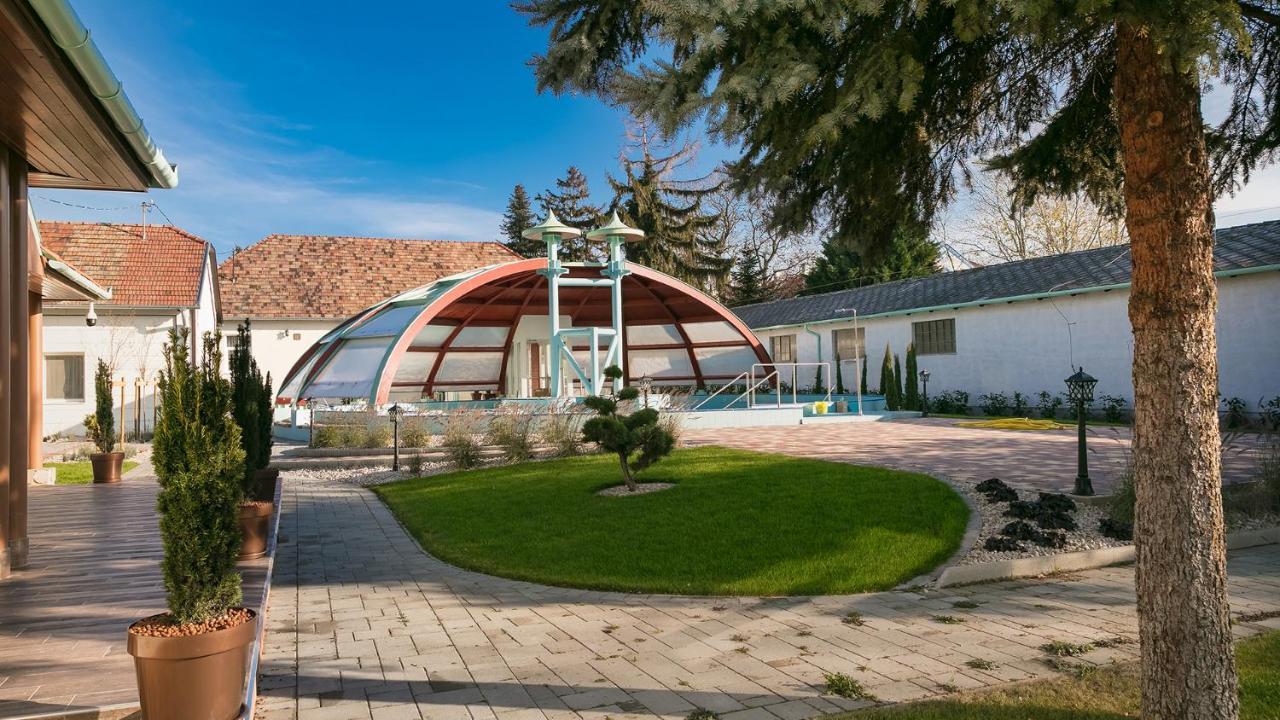 Mosonmagyaróvár Aquasol Resort מראה חיצוני תמונה